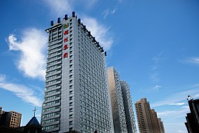 从2000到2025：与时代同频，共赴山海